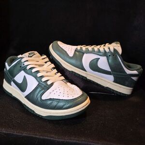 Nike Dunk Low Emerald Green Womens 6